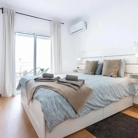 Luxury 5 Min With Balcony, Pool, Wifi, Ac, Smarttv