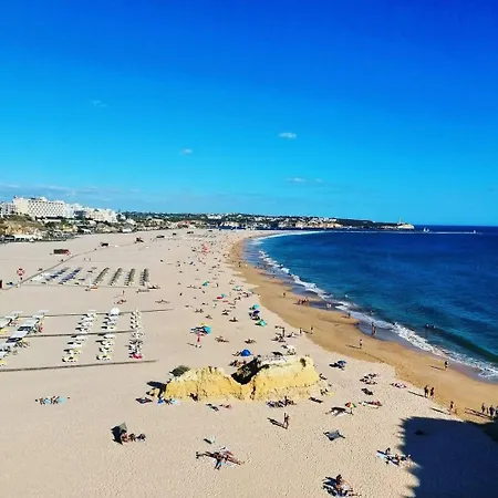 Luxury 5 Min With Balcony, Pool, Wifi, Ac, Smarttv شقة بورتيماو